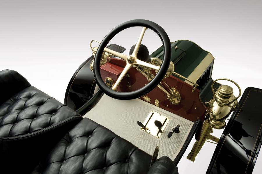  Ford Model F Touring 1905 года  (фото 2 из 6)